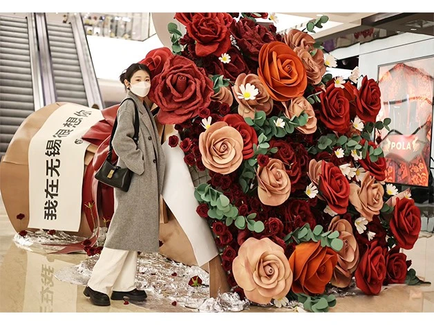 shopping mall experiential floral installation for 520 campaign